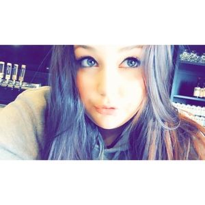 Meet your Posher, Brooke